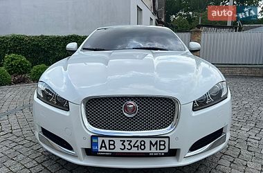 Седан Jaguar XF 2014 в Гнівані