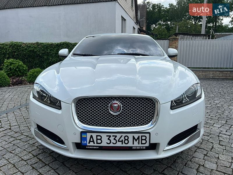 Седан Jaguar XF 2014 в Гнивани