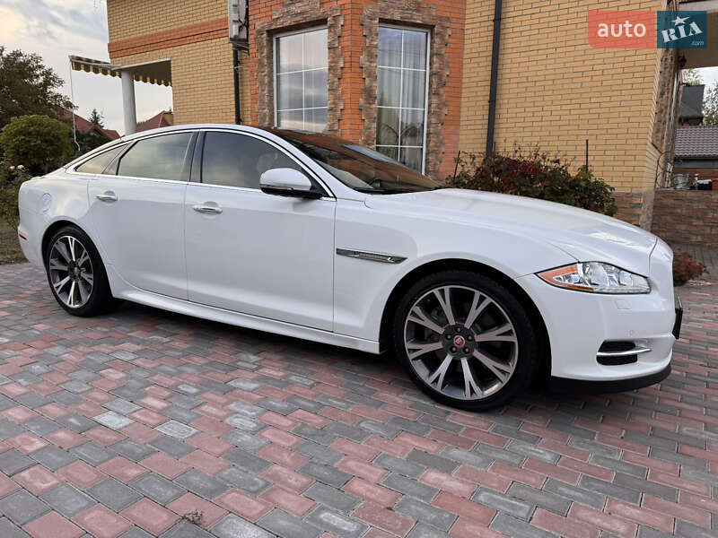 Седан Jaguar XJ 2015 в Киеве