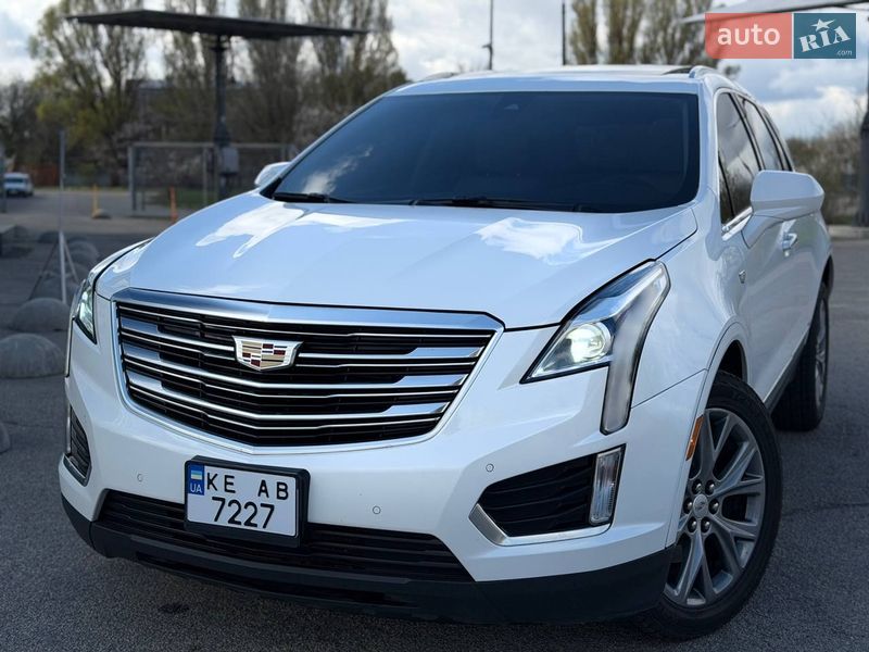 Внедорожник / Кроссовер Cadillac XT5 2018 в Днепре