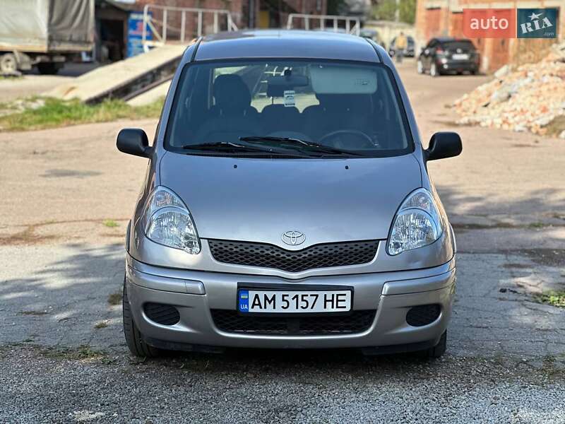 Минивэн Toyota Yaris Verso 2005 в Житомире Минивэн Toyota Yaris Verso 2005 в Житомире