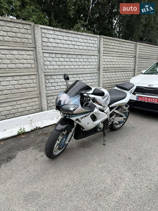 Спортбайк Yamaha YZF R6 2002 в Киеве