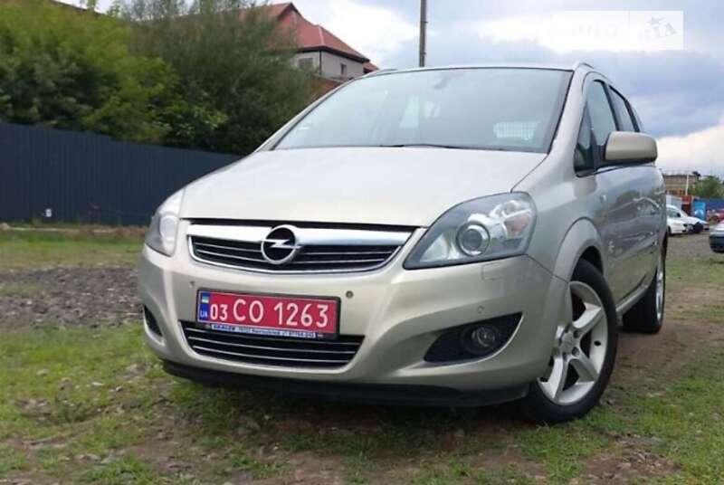 Минивэн Opel Zafira 2010 в Киверцах Минивэн Opel Zafira 2010 в Киверцах