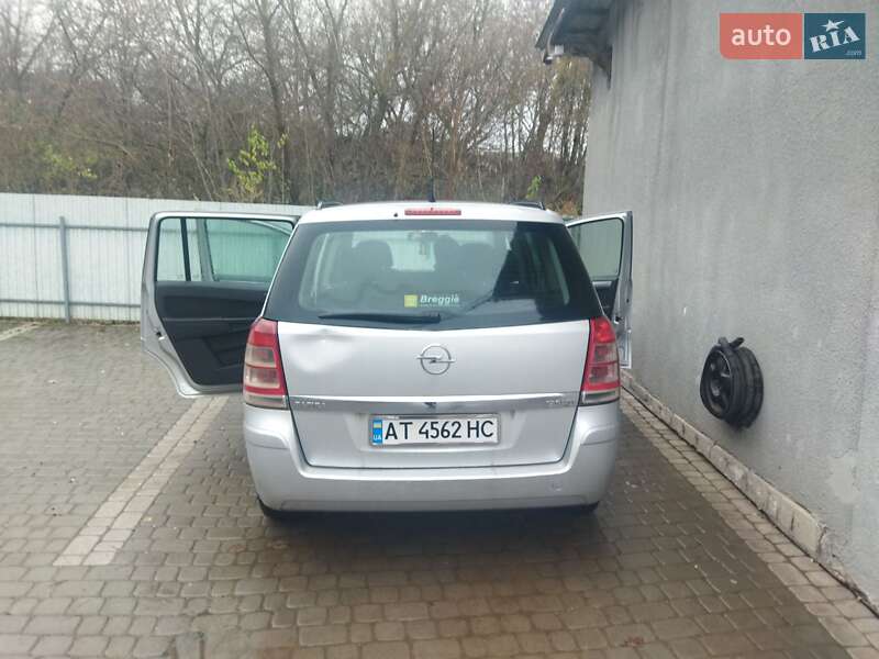 Минивэн Opel Zafira 2009 в Коломые