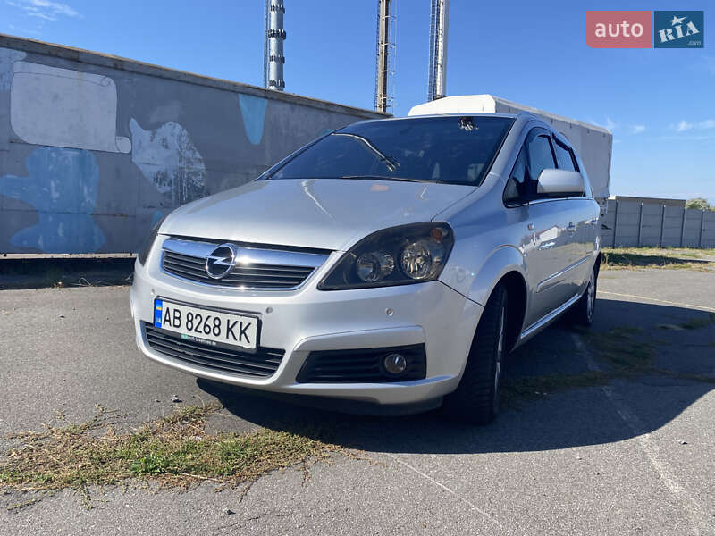 Минивэн Opel Zafira 2007 в Ладыжине
