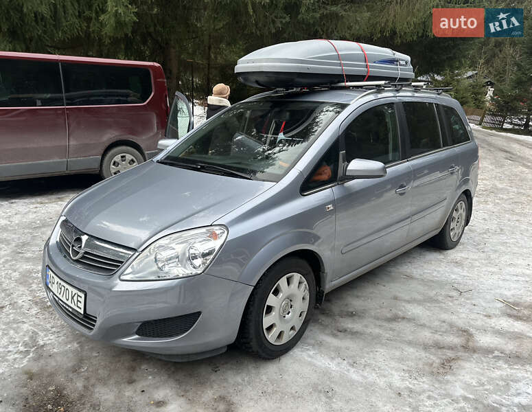 Минивэн Opel Zafira 2008 в Запорожье