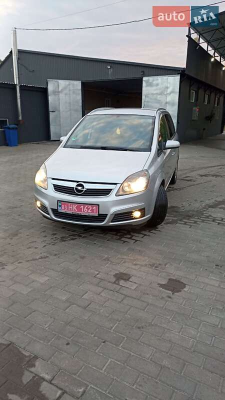 Минивэн Opel Zafira 2007 в Шишаки Минивэн Opel Zafira 2007 в Шишаки