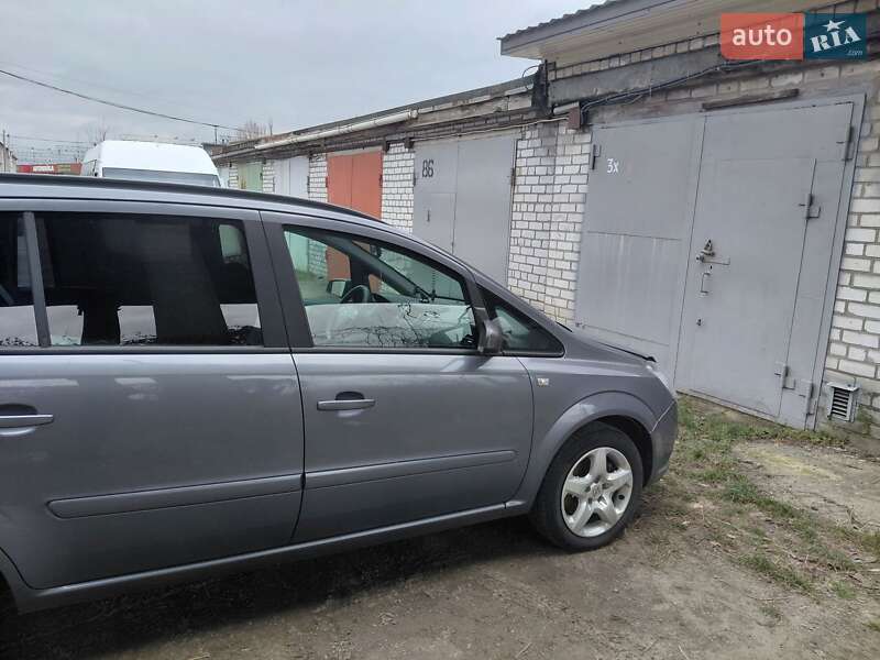 Минивэн Opel Zafira 2007 в Кременчуге Минивэн Opel Zafira 2007 в Кременчуге