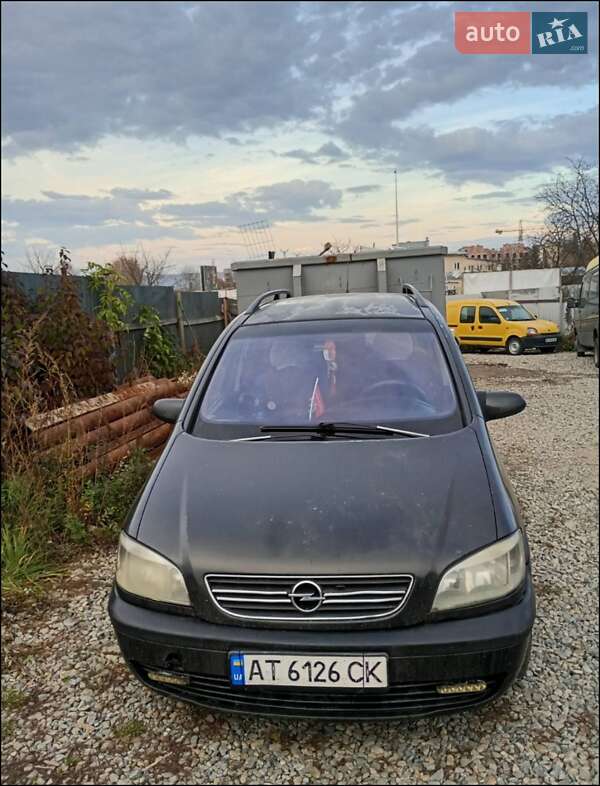 Минивэн Opel Zafira 2000 в Пробежной