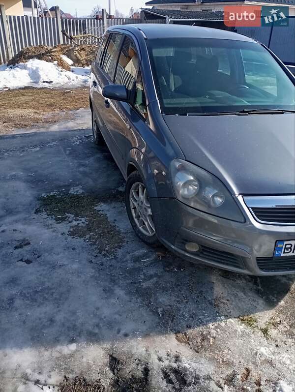 Минивэн Opel Zafira 2005 в Березному