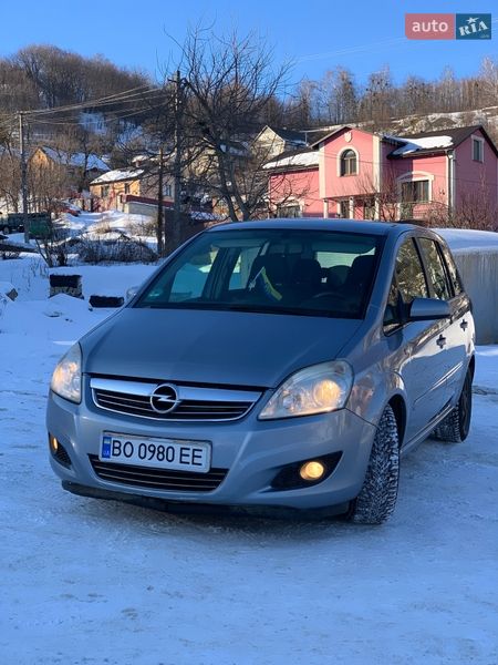 Минивэн Opel Zafira 2009 в Кременце Минивэн Opel Zafira 2009 в Кременце
