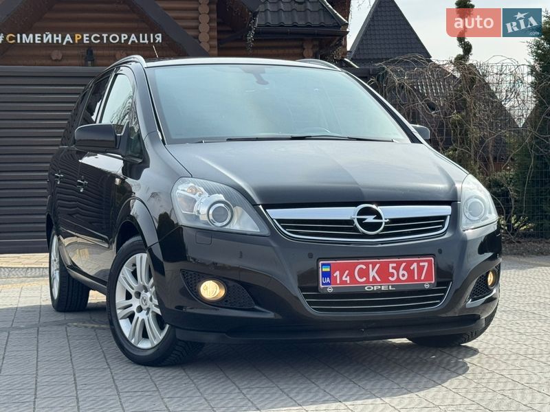 Мінівен Opel Zafira 2010 в Стрию