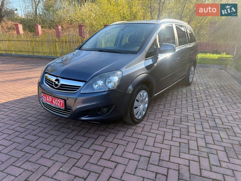 Минивэн Opel Zafira 2010 в Хмельницком