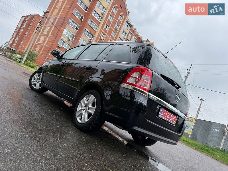 Мінівен Opel Zafira 2011 в Борисполі Мінівен Opel Zafira 2011 в Борисполі