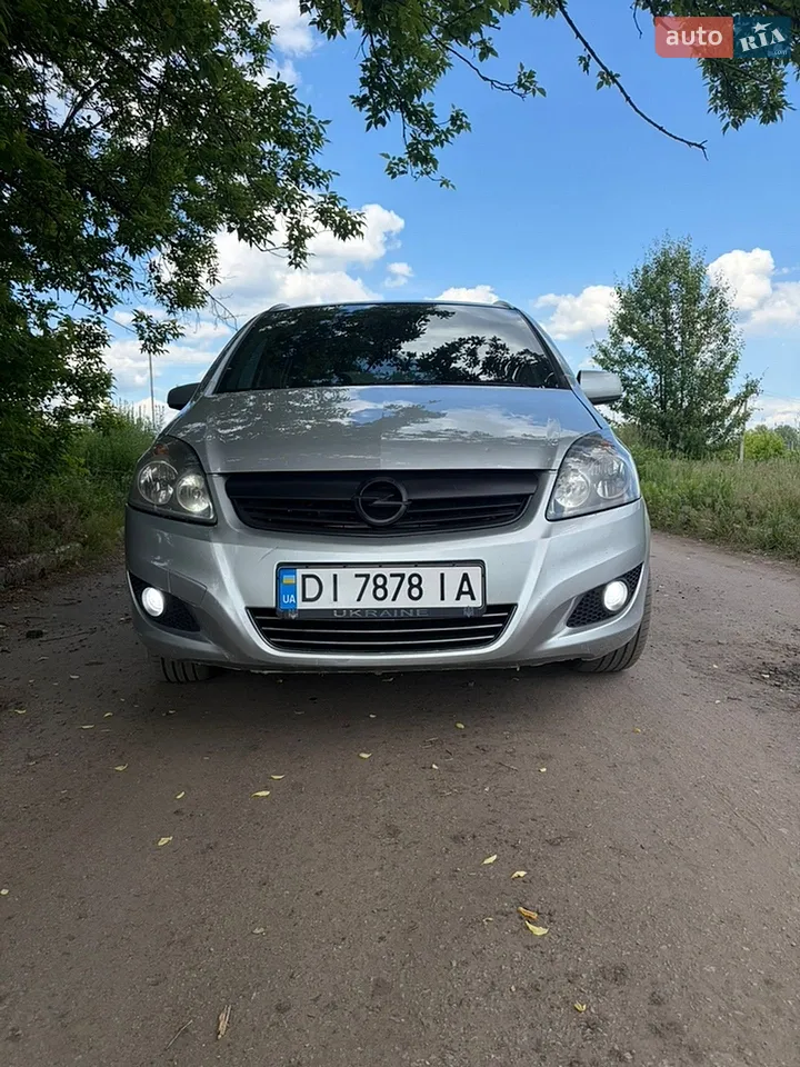 Opel Zafira 2013 photo 4