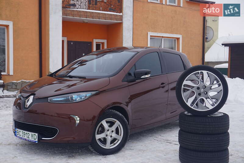 Хэтчбек Renault Zoe 2015 в Самборе Хэтчбек Renault Zoe 2015 в Самборе