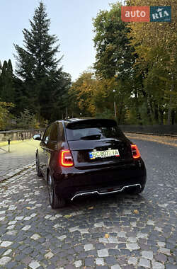 Хэтчбек Abarth Fiat 500 2023 в 