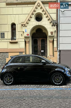Хэтчбек Abarth Fiat 500 2023 в 