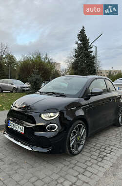 Хэтчбек Abarth Fiat 500 2023 в 