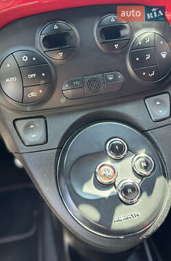 Хэтчбек Abarth Fiat 500 2012 в 