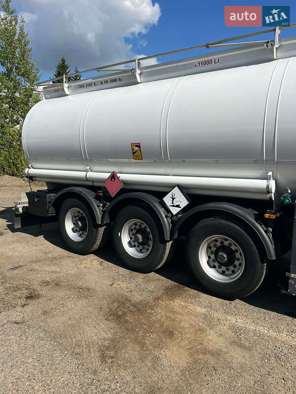 Цистерна Acerbi 21L2.39-A 2005 в Черновцах