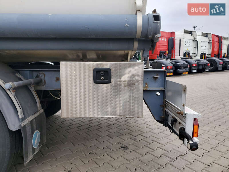 Цистерна полуприцеп Acerbi 21L 2002 в Ровно