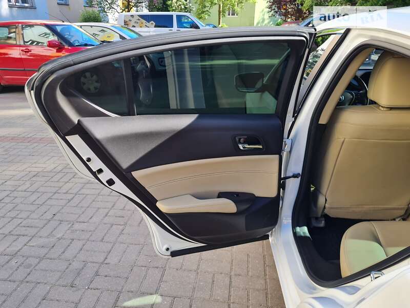 Седан Acura ILX 2013 в Києві