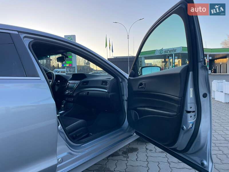 Седан Acura ILX 2015 в Черновцах