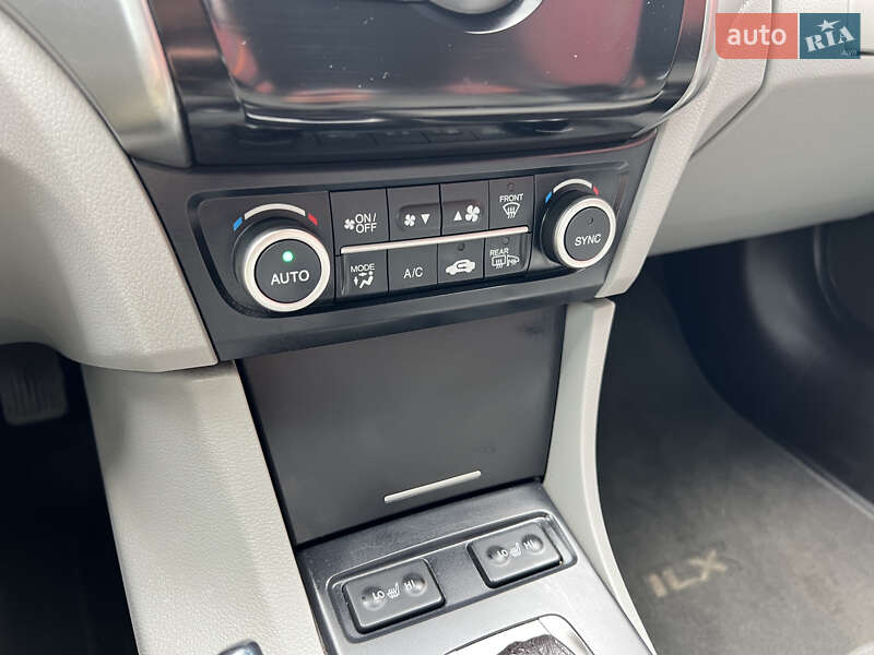 Седан Acura ILX 2017 в Киеве