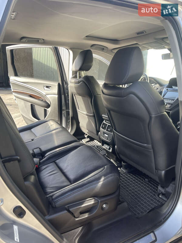 Позашляховик / Кросовер Acura MDX 2016 в Лисянці