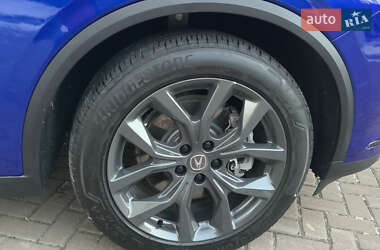 Позашляховик / Кросовер Acura MDX 2021 в 