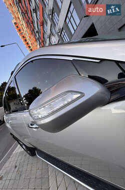 Позашляховик / Кросовер Acura MDX 2011 в 