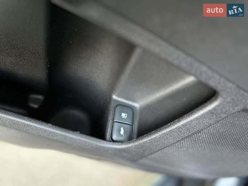 Позашляховик / Кросовер Acura MDX 2012 в Стрию