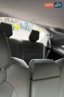 Позашляховик / Кросовер Acura MDX 2014 в 