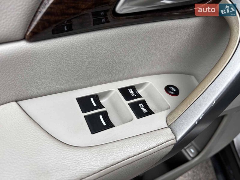 Внедорожник / Кроссовер Acura MDX 2011 в Запорожье