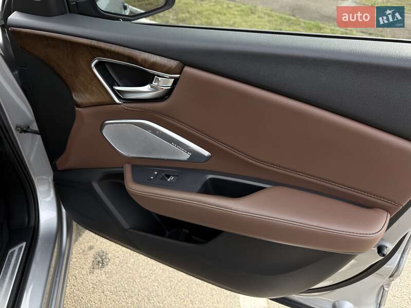 Внедорожник / Кроссовер Acura RDX 2018 в Киеве
