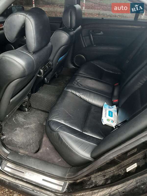 Седан Acura RL 2005 в Надворной