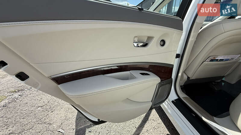 Седан Acura RLX 2015 в Ровно