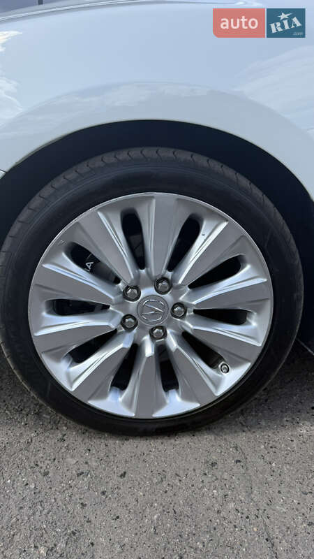 Седан Acura RLX 2015 в Ровно