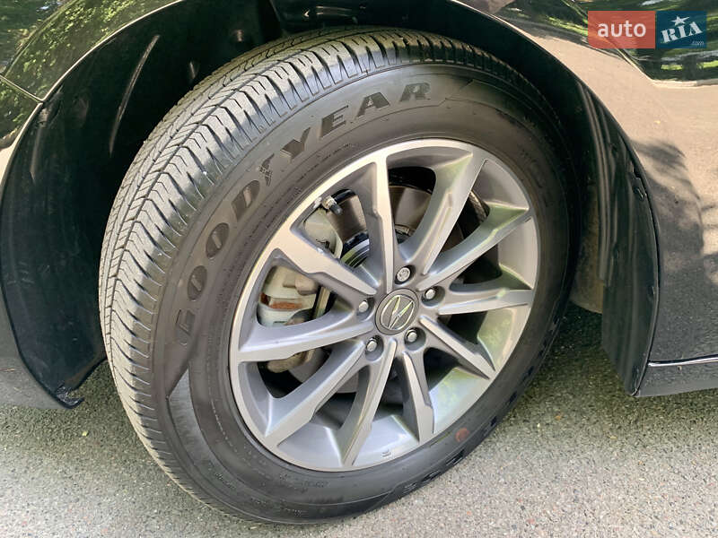 Седан Acura TLX 2017 в Киеве