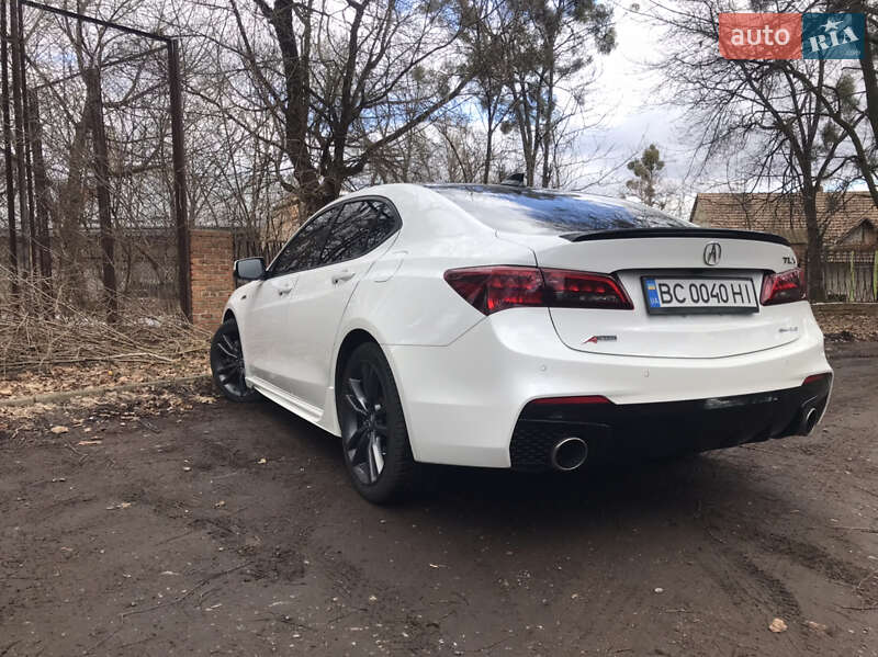 Седан Acura TLX 2017 в Львове
