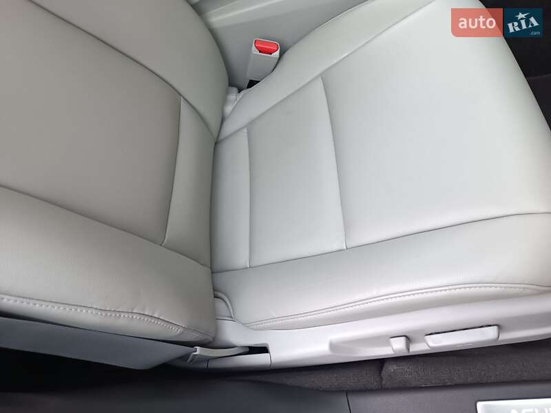 Седан Acura TLX 2016 в Чернигове