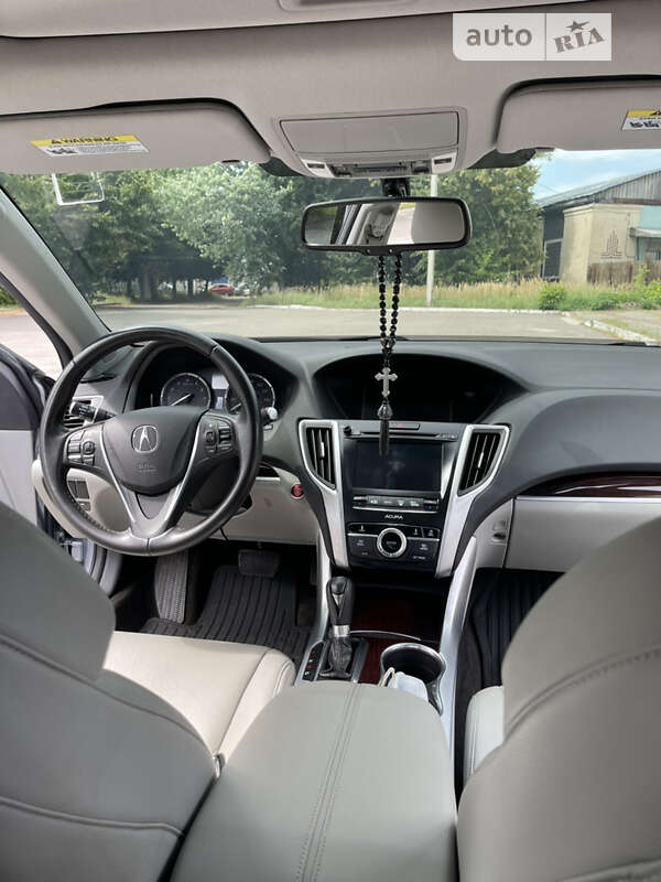 Седан Acura TLX 2015 в Шостке