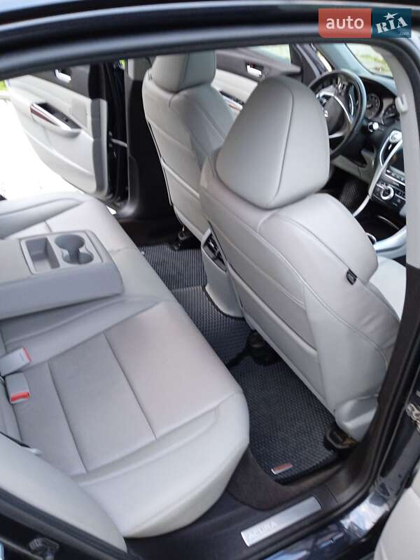 Седан Acura TLX 2015 в Калуше