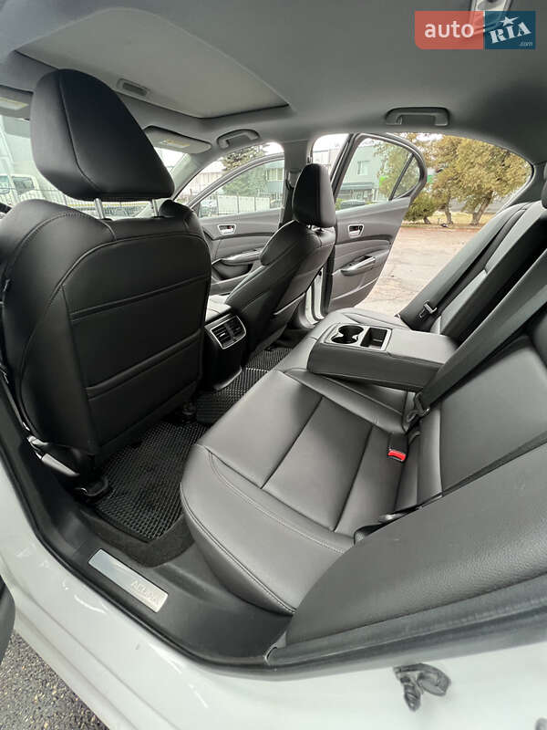 Седан Acura TLX 2017 в Киеве