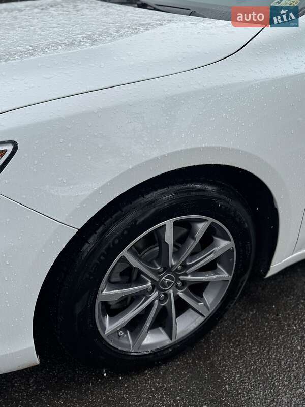 Седан Acura TLX 2019 в Кривом Роге
