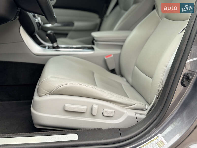 Седан Acura TLX 2018 в Тернополі