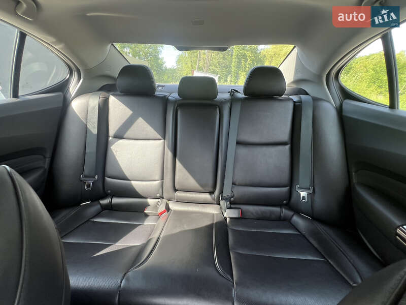 Седан Acura TLX 2015 в Львове