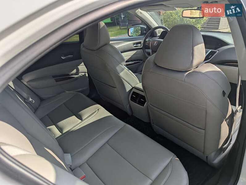Седан Acura TLX 2015 в Львове