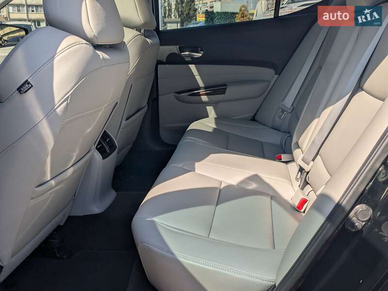 Седан Acura TLX 2017 в Киеве